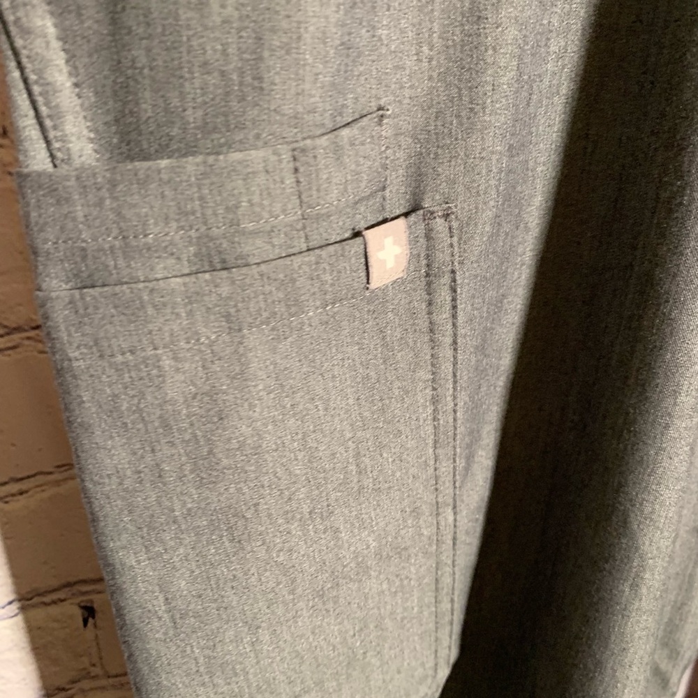 Figs Womens Kade Cargo Scrub Pant Gray Size XL Nurse Medical Hospital Doctor - Picture 3 of 7